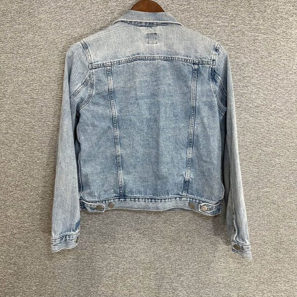 Gap Jean Jacket Womens Size M Blue Light Wash Faded Button Up Pocket Denim - Picture 15 of 15